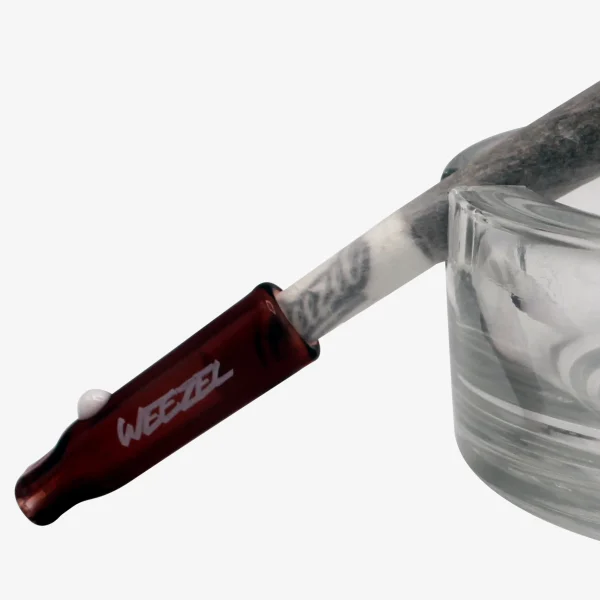 Glas Tip Nikolaus-Special in rot-weiß im Aschenbecher